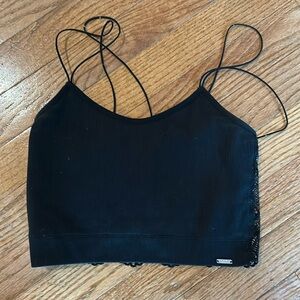 Hollister tank size small